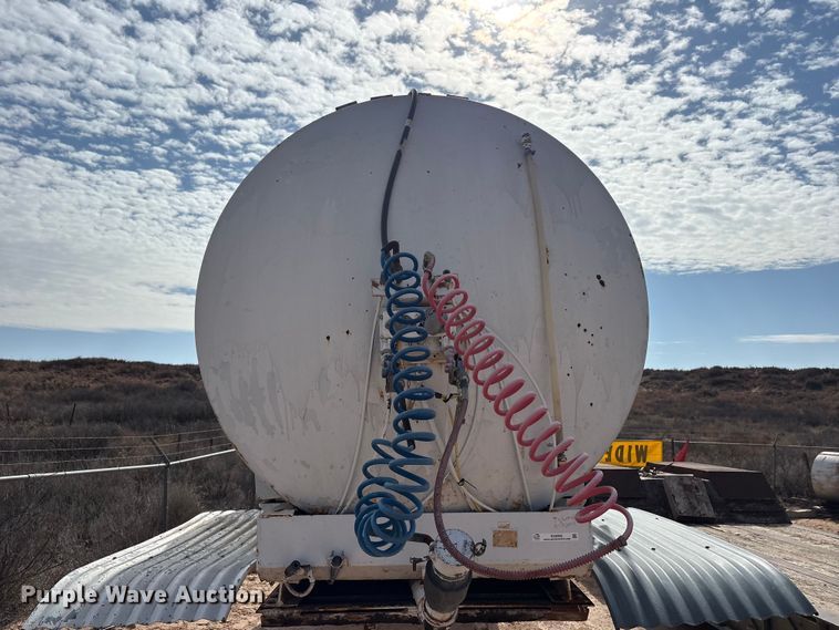 image for item EU4995 tank trailer