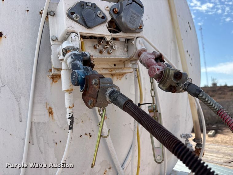 image for item EU4995 tank trailer