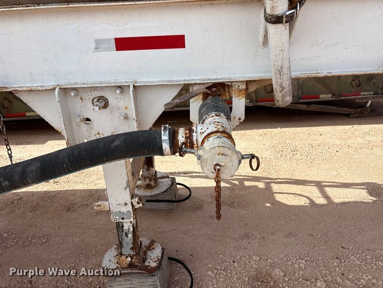 image for item EU4995 tank trailer