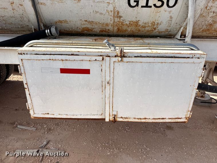 image for item EU4995 tank trailer