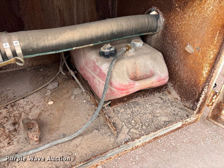 image for item EU4995 tank trailer