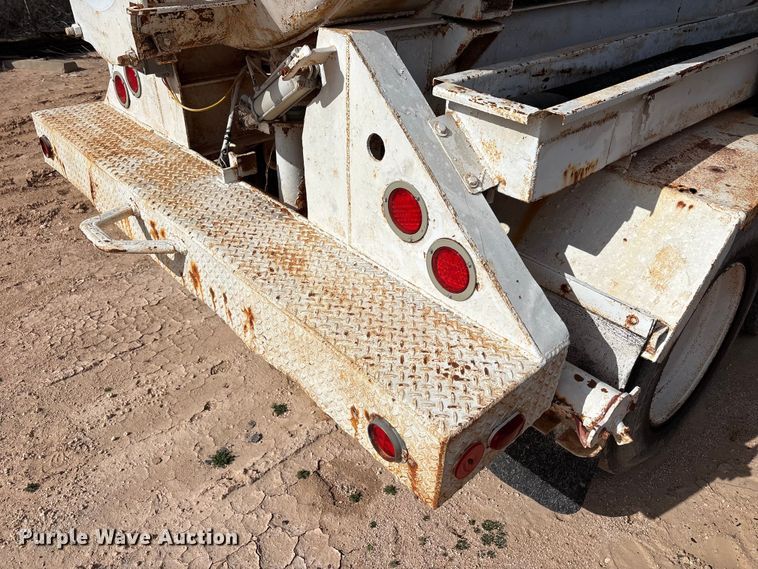 image for item EU4995 tank trailer