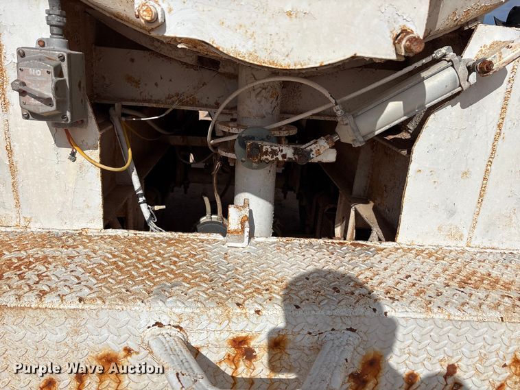 image for item EU4995 tank trailer