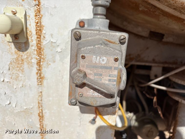 image for item EU4995 tank trailer