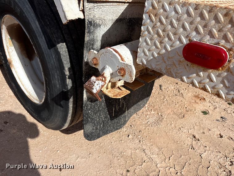 image for item EU4995 tank trailer