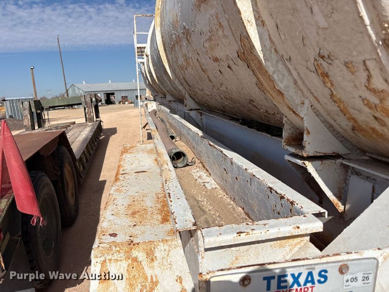 image for item EU4995 tank trailer