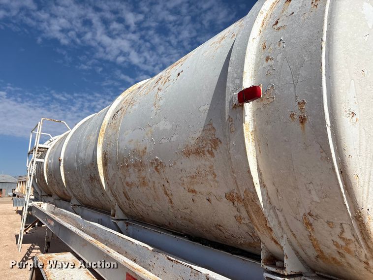 image for item EU4995 tank trailer