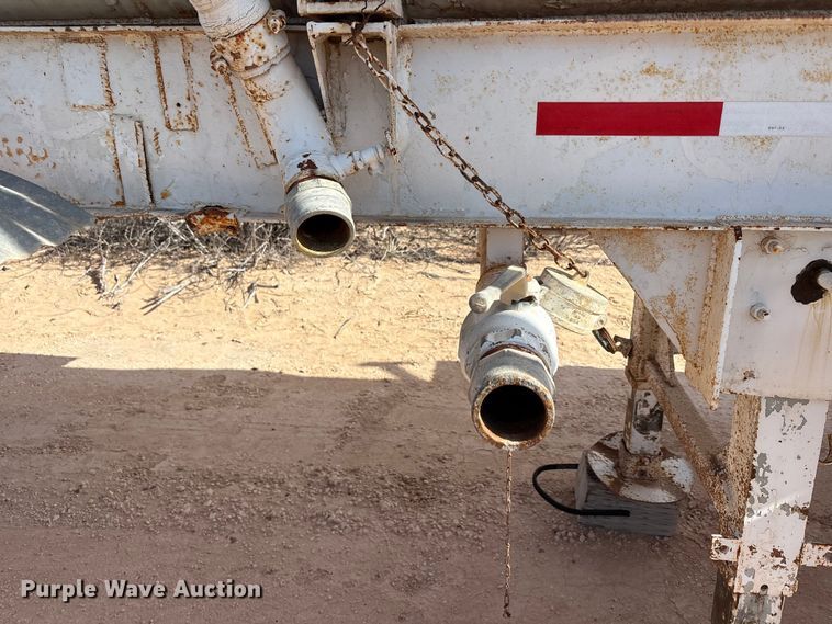 image for item EU4995 tank trailer