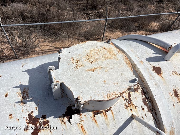 image for item EU4995 tank trailer