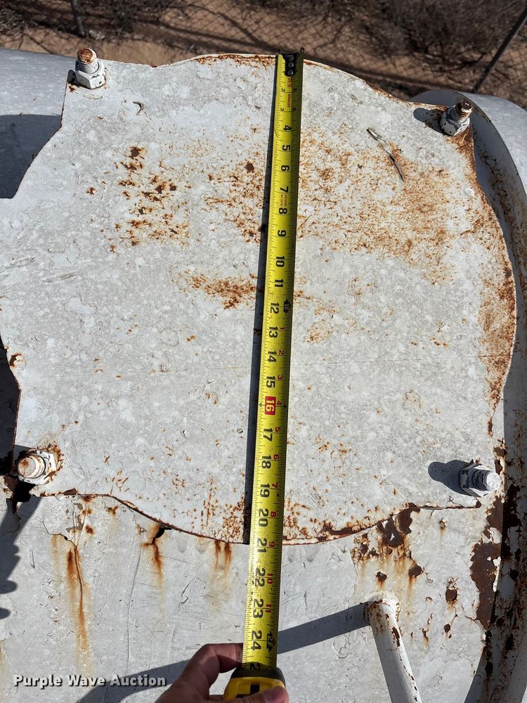 image for item EU4995 tank trailer