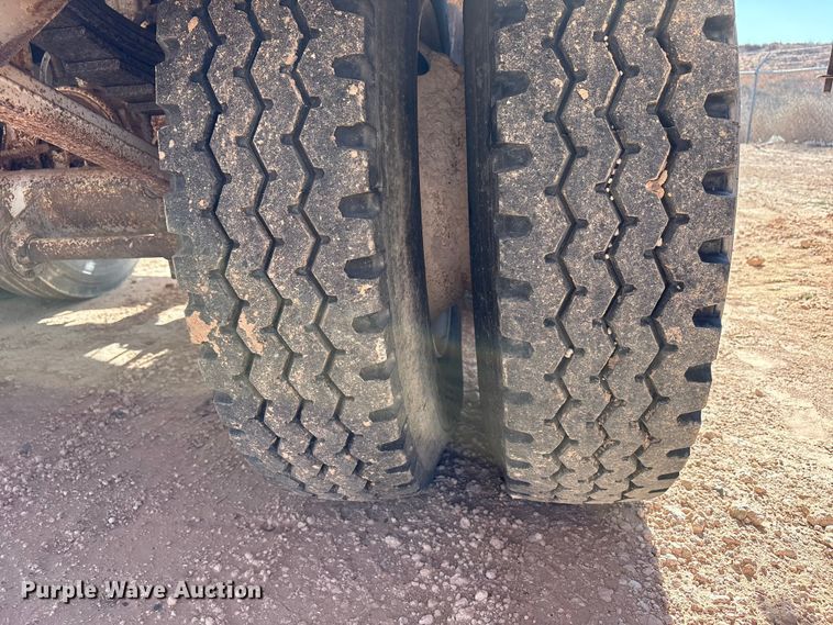 image for item EU4995 tank trailer