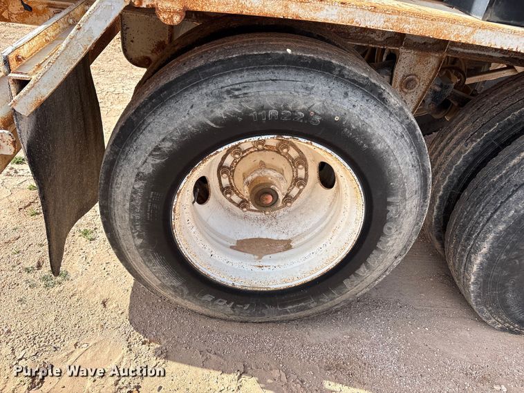 image for item EU4995 tank trailer