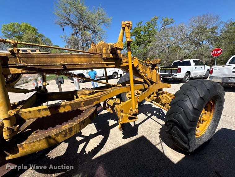 image for item EU7420 1964 Caterpillar 112F rigid frame motor grader