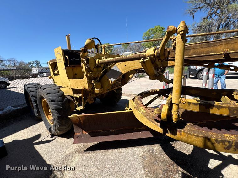 image for item EU7420 1964 Caterpillar 112F rigid frame motor grader