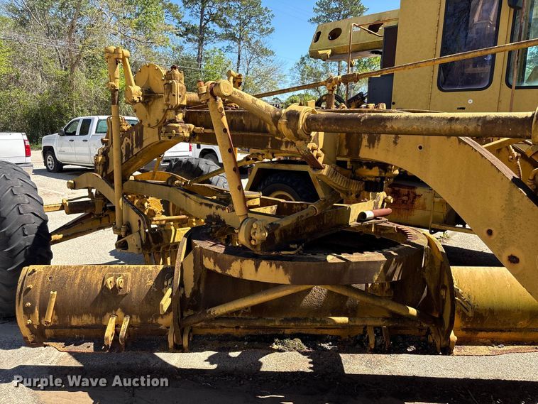 image for item EU7420 1964 Caterpillar 112F rigid frame motor grader