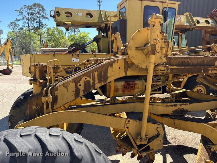 image for item EU7420 1964 Caterpillar 112F rigid frame motor grader