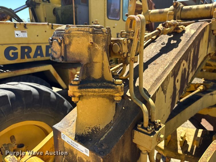 image for item EU7420 1964 Caterpillar 112F rigid frame motor grader