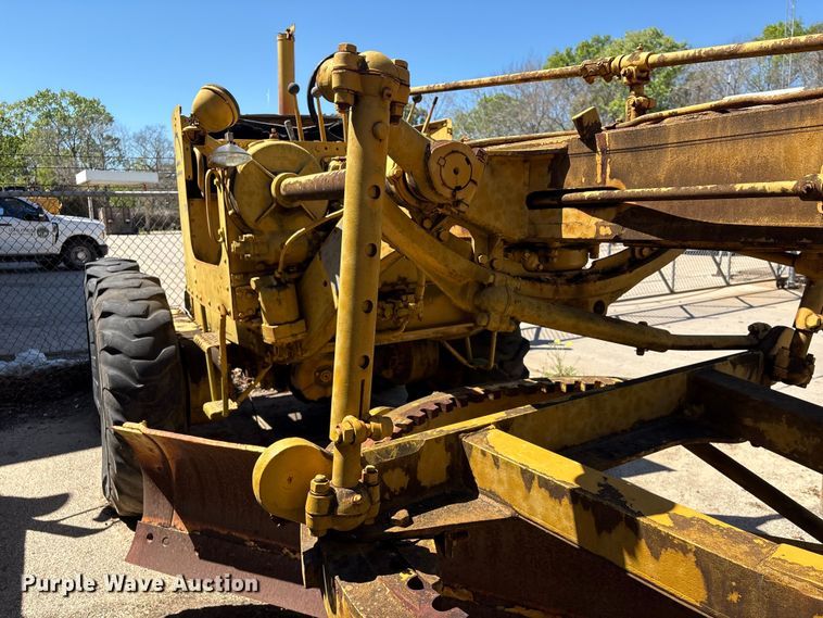 image for item EU7420 1964 Caterpillar 112F rigid frame motor grader