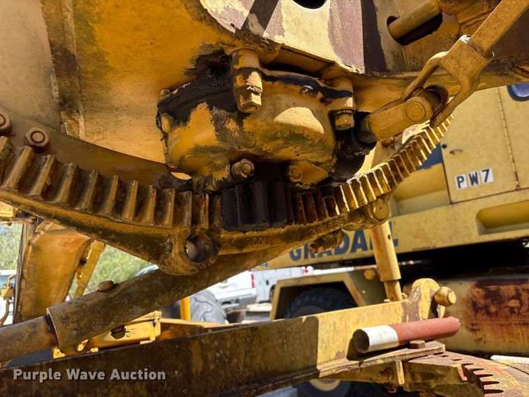 image for item EU7420 1964 Caterpillar 112F rigid frame motor grader