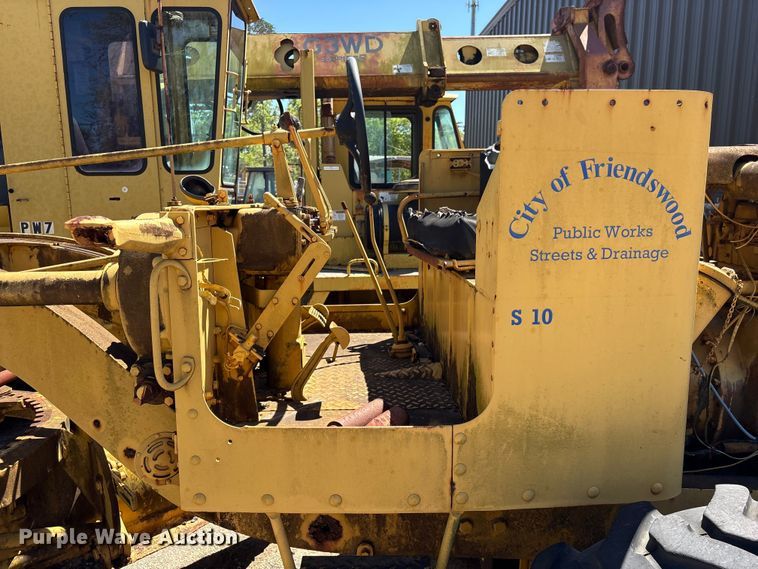 image for item EU7420 1964 Caterpillar 112F rigid frame motor grader