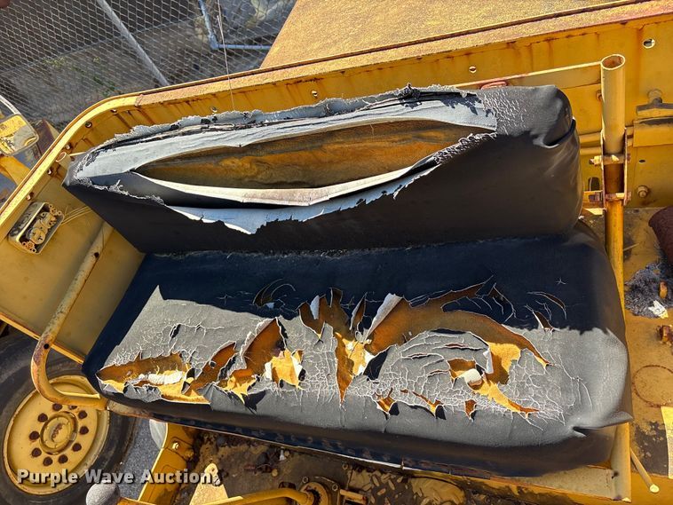 image for item EU7420 1964 Caterpillar 112F rigid frame motor grader