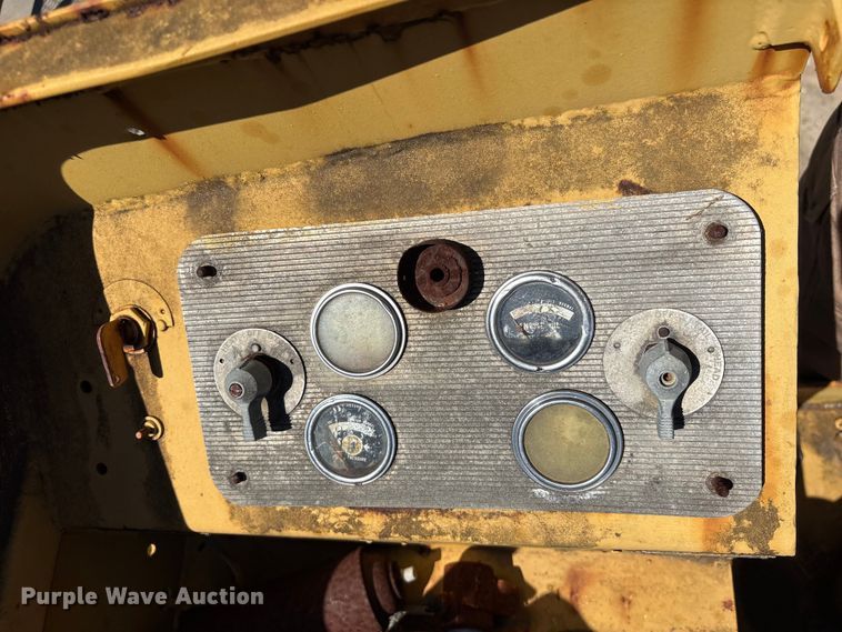 image for item EU7420 1964 Caterpillar 112F rigid frame motor grader