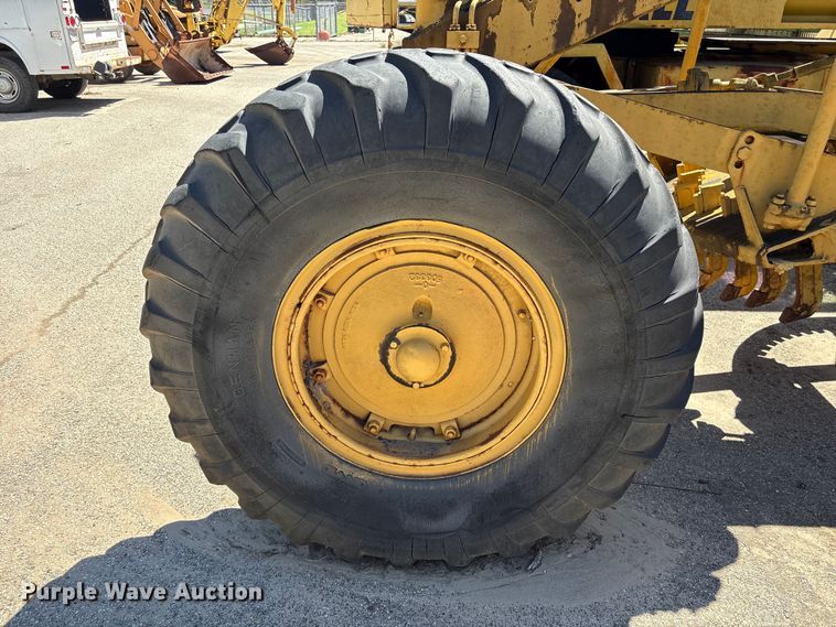 image for item EU7420 1964 Caterpillar 112F rigid frame motor grader