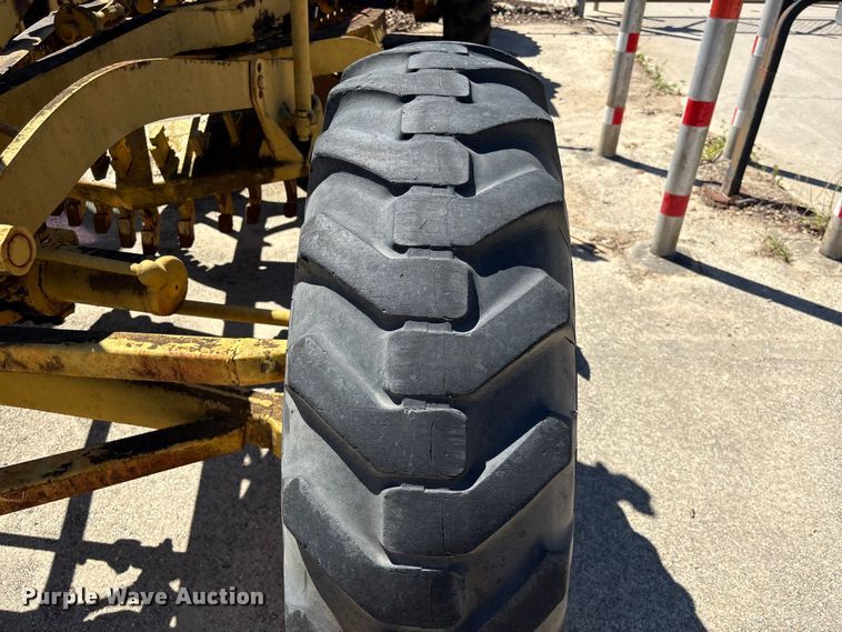 image for item EU7420 1964 Caterpillar 112F rigid frame motor grader