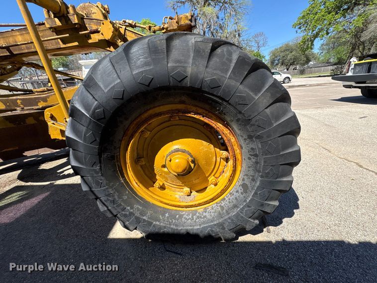 image for item EU7420 1964 Caterpillar 112F rigid frame motor grader