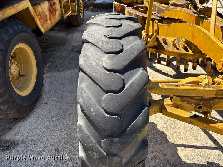 image for item EU7420 1964 Caterpillar 112F rigid frame motor grader