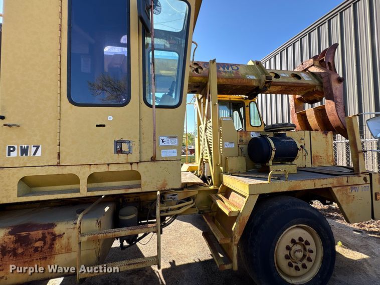 image for item EU7424 Gradall GW-362-G3WD wheeled excavator