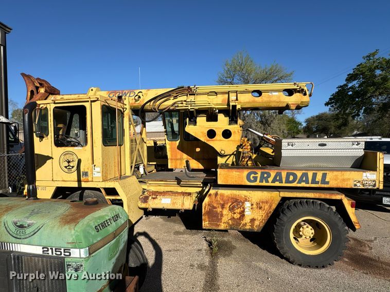 image for item EU7424 Gradall GW-362-G3WD wheeled excavator