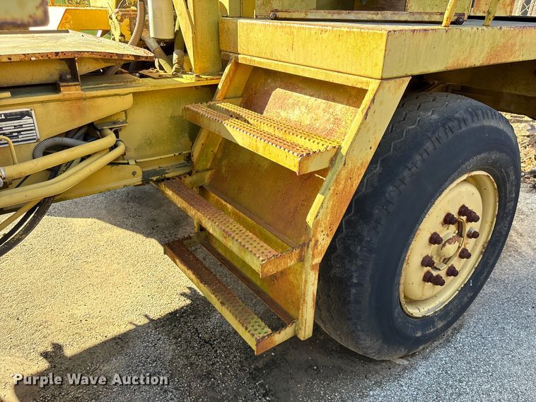 image for item EU7424 Gradall GW-362-G3WD wheeled excavator