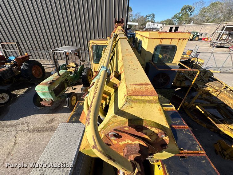 image for item EU7424 Gradall GW-362-G3WD wheeled excavator