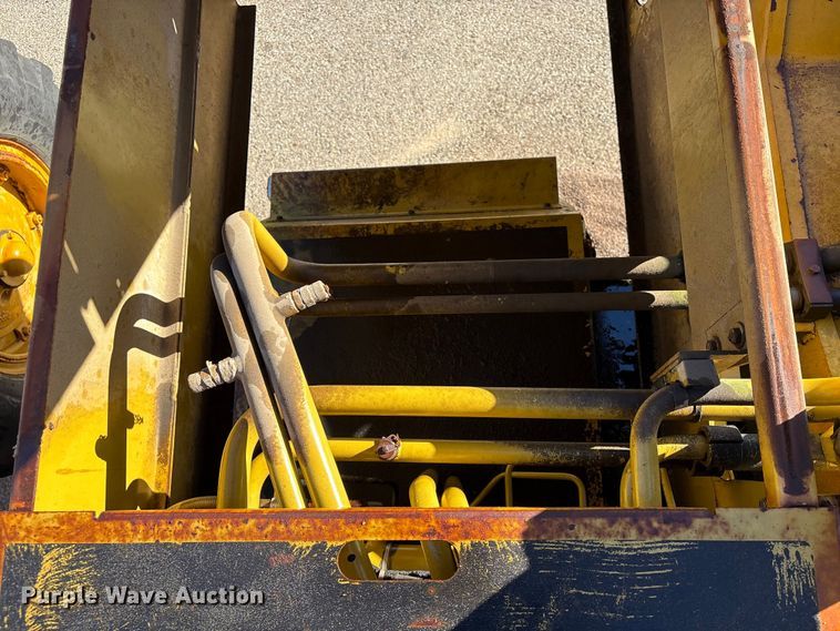 image for item EU7424 Gradall GW-362-G3WD wheeled excavator