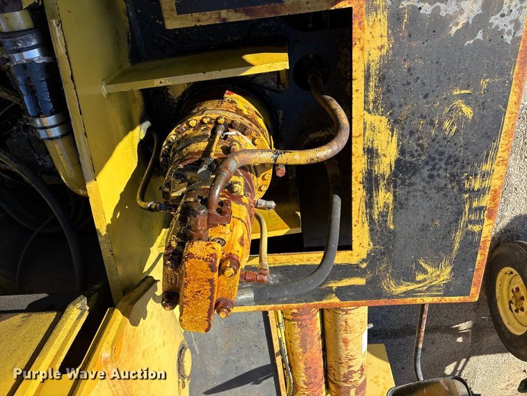 image for item EU7424 Gradall GW-362-G3WD wheeled excavator