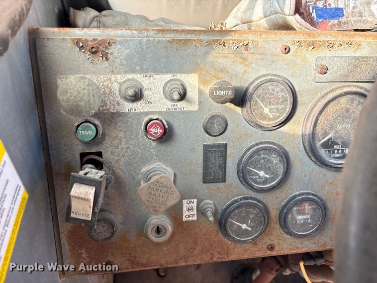 image for item EU7424 Gradall GW-362-G3WD wheeled excavator