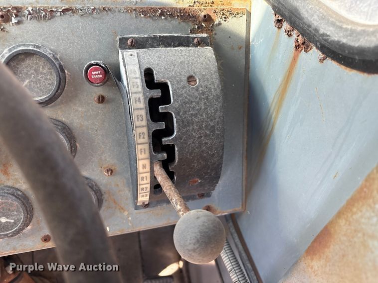 image for item EU7424 Gradall GW-362-G3WD wheeled excavator