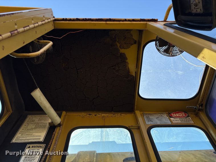 image for item EU7424 Gradall GW-362-G3WD wheeled excavator