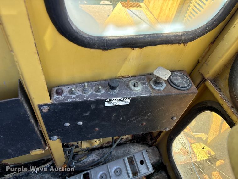 image for item EU7424 Gradall GW-362-G3WD wheeled excavator