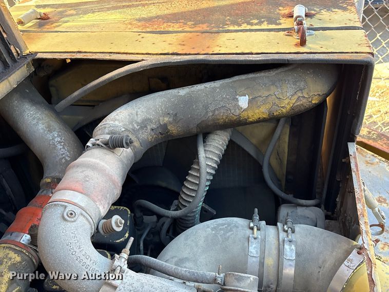 image for item EU7424 Gradall GW-362-G3WD wheeled excavator