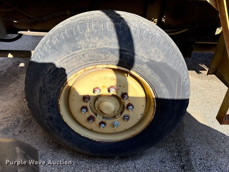 image for item EU7424 Gradall GW-362-G3WD wheeled excavator