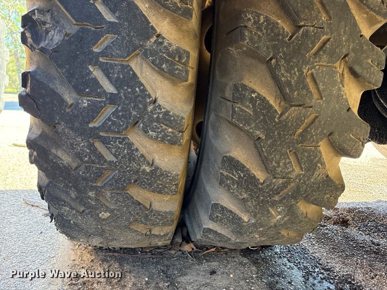 image for item EU7424 Gradall GW-362-G3WD wheeled excavator