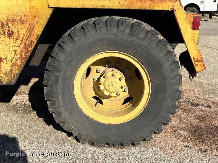 image for item EU7424 Gradall GW-362-G3WD wheeled excavator