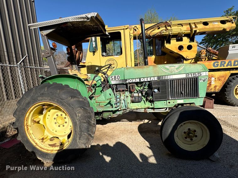 image for item EU7425 1992 John Deere 2155 tractor