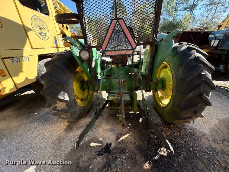 image for item EU7425 1992 John Deere 2155 tractor