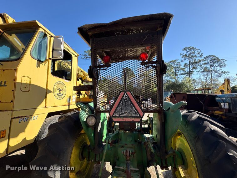 image for item EU7425 1992 John Deere 2155 tractor