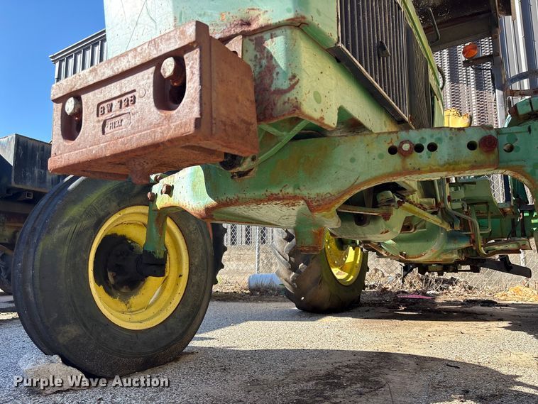 image for item EU7425 1992 John Deere 2155 tractor