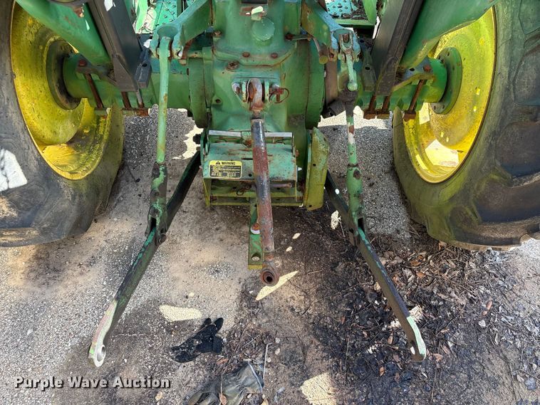 image for item EU7425 1992 John Deere 2155 tractor