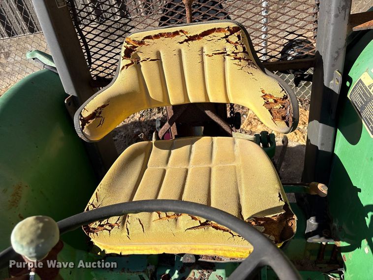 image for item EU7425 1992 John Deere 2155 tractor